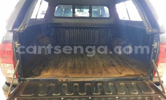 Acheter Occasion Voiture Toyota Hilux Rouge à Mbabane, Manzini Acheter Occasion Voiture Toyota Hilux Rouge à Mbabane, Manzini