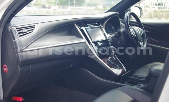 Buy Used Toyota Harrier White Car in Mbabane in Manzini Buy Used Toyota Harrier White Car in Mbabane in Manzini