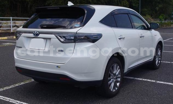 Buy Used Toyota Harrier White Car in Mbabane in Manzini Buy Used Toyota Harrier White Car in Mbabane in Manzini