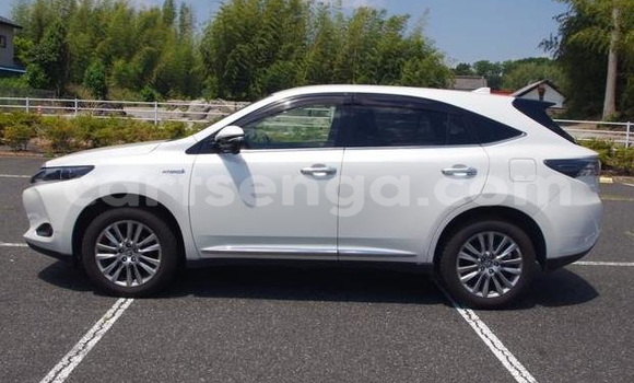 Buy Used Toyota Harrier White Car in Mbabane in Manzini Buy Used Toyota Harrier White Car in Mbabane in Manzini
