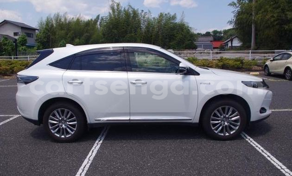 Buy Used Toyota Harrier White Car in Mbabane in Manzini Buy Used Toyota Harrier White Car in Mbabane in Manzini
