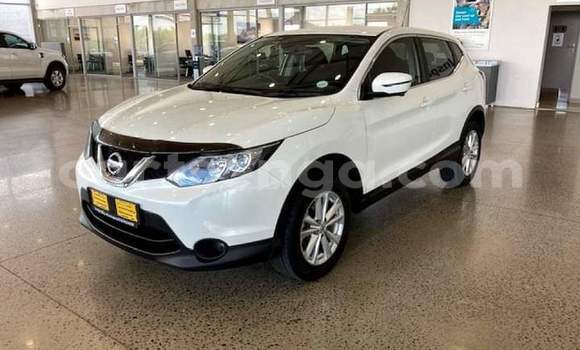 Buy Used Nissan X–Trail White Car in Ezulwini in Hhohho