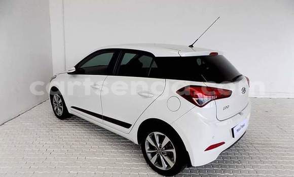 Buy Used Hyundai i20 White Car in Ezulwini in Hhohho Buy Used Hyundai i20 White Car in Ezulwini in Hhohho