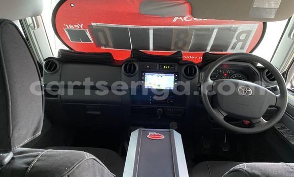 Buy Used Toyota Land Cruiser White Car in Mbabane in Manzini Buy Used Toyota Land Cruiser White Car in Mbabane in Manzini