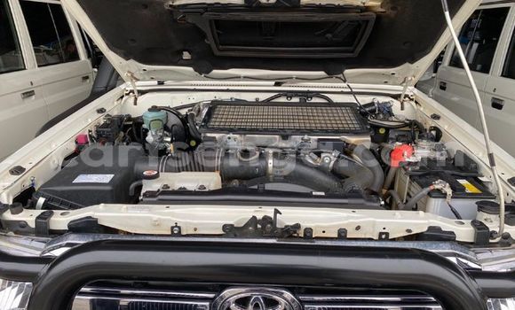 Buy Used Toyota Land Cruiser White Car in Mbabane in Manzini Buy Used Toyota Land Cruiser White Car in Mbabane in Manzini