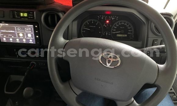 Buy Used Toyota Land Cruiser White Car in Mbabane in Manzini Buy Used Toyota Land Cruiser White Car in Mbabane in Manzini