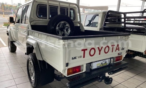 Buy Used Toyota Land Cruiser White Car in Mbabane in Manzini Buy Used Toyota Land Cruiser White Car in Mbabane in Manzini
