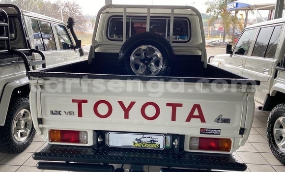 Buy Used Toyota Land Cruiser White Car in Mbabane in Manzini Buy Used Toyota Land Cruiser White Car in Mbabane in Manzini
