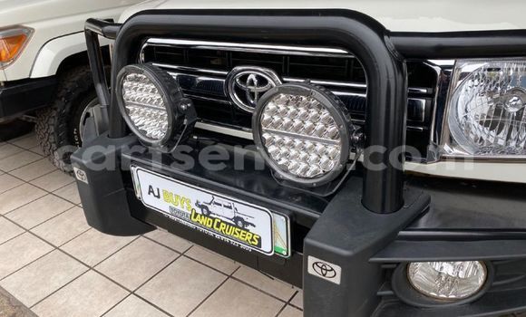 Buy Used Toyota Land Cruiser White Car in Mbabane in Manzini Buy Used Toyota Land Cruiser White Car in Mbabane in Manzini