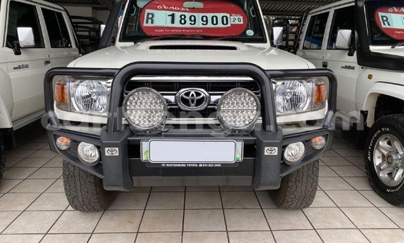 Buy Used Toyota Land Cruiser White Car in Mbabane in Manzini Buy Used Toyota Land Cruiser White Car in Mbabane in Manzini
