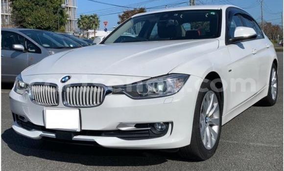 Nunua Ilio tumika BMW 3–Series White Gari ndani ya Mbabane nchini Manzini