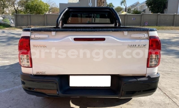 Nunua Ilio tumika Toyota Hilux White Gari ndani ya Big Bend nchini Wilaya ya Lubombo Nunua Ilio tumika Toyota Hilux White Gari ndani ya Big Bend nchini Wilaya ya Lubombo