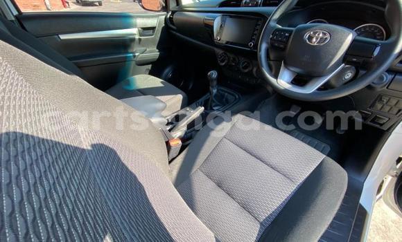 Nunua Ilio tumika Toyota Hilux White Gari ndani ya Big Bend nchini Wilaya ya Lubombo Nunua Ilio tumika Toyota Hilux White Gari ndani ya Big Bend nchini Wilaya ya Lubombo