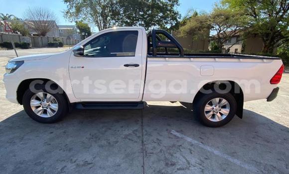 Nunua Ilio tumika Toyota Hilux White Gari ndani ya Big Bend nchini Wilaya ya Lubombo Nunua Ilio tumika Toyota Hilux White Gari ndani ya Big Bend nchini Wilaya ya Lubombo