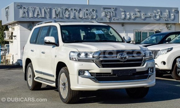 Buy Import Toyota Land Cruiser White Car in Import - Dubai in Hhohho Buy Import Toyota Land Cruiser White Car in Import - Dubai in Hhohho