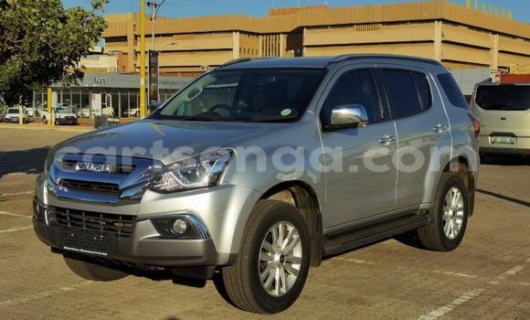 Buy Used Isuzu MU-X Silver Car in Hlatikulu in Shiselweni District Buy Used Isuzu MU-X Silver Car in Hlatikulu in Shiselweni District
