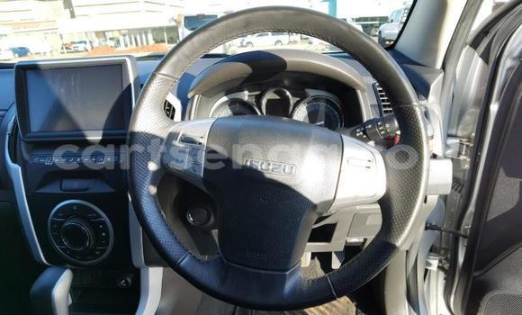 Acheter Occasion Voiture Isuzu MU-X Gris à Hlatikulu, Shiselweni District Acheter Occasion Voiture Isuzu MU-X Gris à Hlatikulu, Shiselweni District