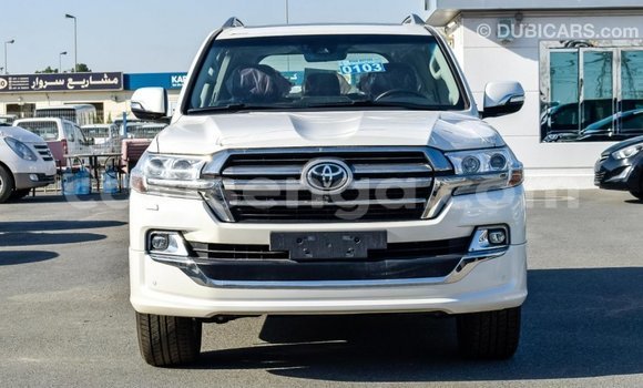 Buy Import Toyota Land Cruiser White Car in Import - Dubai in Hhohho Buy Import Toyota Land Cruiser White Car in Import - Dubai in Hhohho