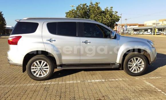 Acheter Occasion Voiture Isuzu MU-X Gris à Hlatikulu, Shiselweni District Acheter Occasion Voiture Isuzu MU-X Gris à Hlatikulu, Shiselweni District