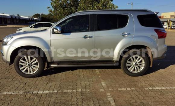 Acheter Occasion Voiture Isuzu MU-X Gris à Hlatikulu, Shiselweni District Acheter Occasion Voiture Isuzu MU-X Gris à Hlatikulu, Shiselweni District