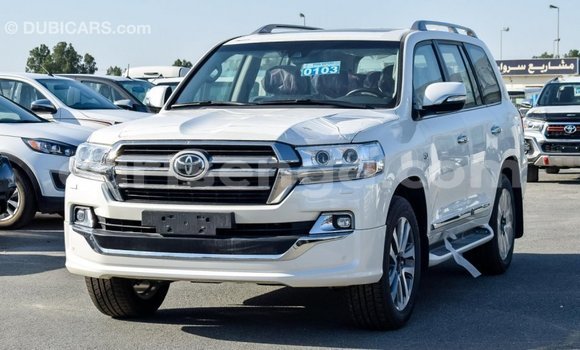 Buy Import Toyota Land Cruiser White Car in Import - Dubai in Hhohho Buy Import Toyota Land Cruiser White Car in Import - Dubai in Hhohho