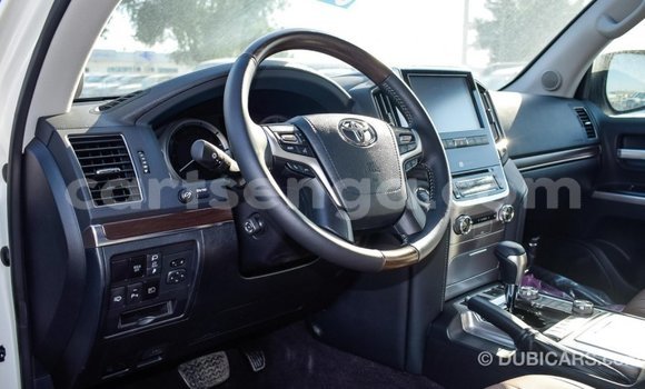 Buy Import Toyota Land Cruiser White Car in Import - Dubai in Hhohho Buy Import Toyota Land Cruiser White Car in Import - Dubai in Hhohho