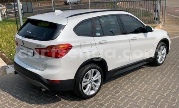 Acheter Occasion Voiture BMW X1 Blanc à Hlatikulu, Shiselweni District Acheter Occasion Voiture BMW X1 Blanc à Hlatikulu, Shiselweni District