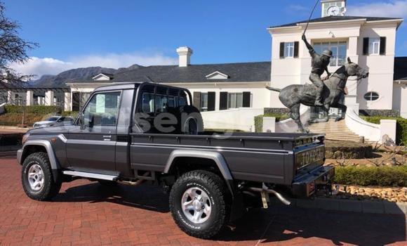Nunua Ilio tumika Toyota Land Cruiser Black Gari ndani ya Bulembu nchini Hhohho Nunua Ilio tumika Toyota Land Cruiser Black Gari ndani ya Bulembu nchini Hhohho