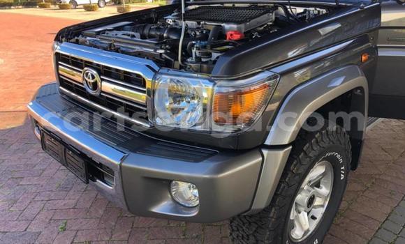 Nunua Ilio tumika Toyota Land Cruiser Black Gari ndani ya Bulembu nchini Hhohho Nunua Ilio tumika Toyota Land Cruiser Black Gari ndani ya Bulembu nchini Hhohho