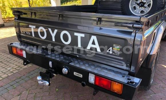 Nunua Ilio tumika Toyota Land Cruiser Black Gari ndani ya Bulembu nchini Hhohho Nunua Ilio tumika Toyota Land Cruiser Black Gari ndani ya Bulembu nchini Hhohho