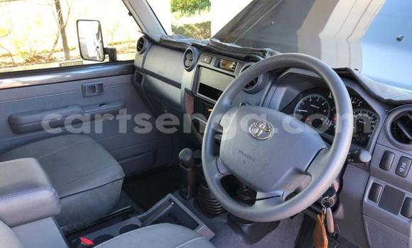 Nunua Ilio tumika Toyota Land Cruiser Black Gari ndani ya Bulembu nchini Hhohho Nunua Ilio tumika Toyota Land Cruiser Black Gari ndani ya Bulembu nchini Hhohho