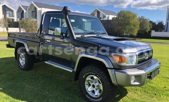Nunua Ilio tumika Toyota Land Cruiser Black Gari ndani ya Bulembu nchini Hhohho Nunua Ilio tumika Toyota Land Cruiser Black Gari ndani ya Bulembu nchini Hhohho