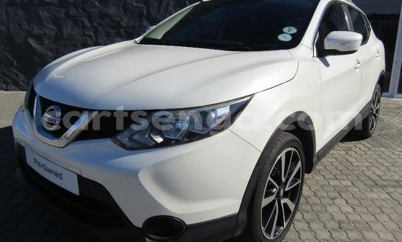 Nunua Ilio tumika Nissan Qashqai White Gari ndani ya Ezulwini nchini Hhohho
