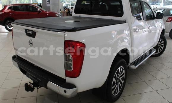 Buy Used Nissan Navara White Car in Ezulwini in Hhohho Buy Used Nissan Navara White Car in Ezulwini in Hhohho