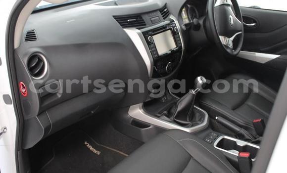 Buy Used Nissan Navara White Car in Ezulwini in Hhohho Buy Used Nissan Navara White Car in Ezulwini in Hhohho