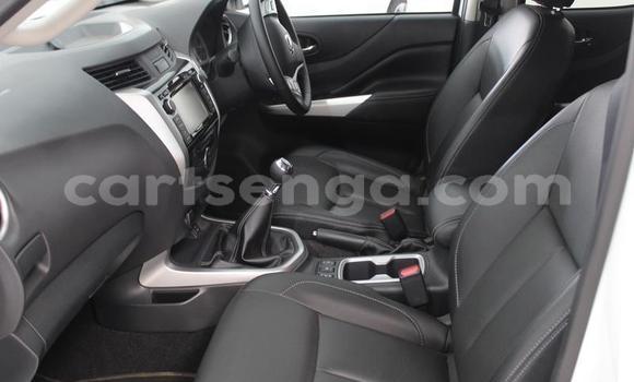 Buy Used Nissan Navara White Car in Ezulwini in Hhohho Buy Used Nissan Navara White Car in Ezulwini in Hhohho