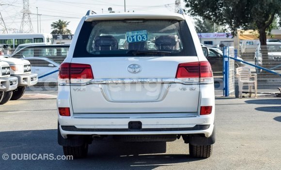Buy Import Toyota Land Cruiser White Car in Import - Dubai in Hhohho Buy Import Toyota Land Cruiser White Car in Import - Dubai in Hhohho