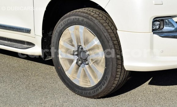Buy Import Toyota Land Cruiser White Car in Import - Dubai in Hhohho Buy Import Toyota Land Cruiser White Car in Import - Dubai in Hhohho