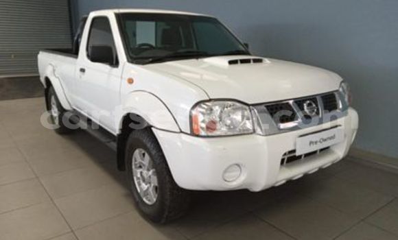Nunua Ilio tumika Nissan Hardbody White Gari ndani ya Ezulwini nchini Hhohho