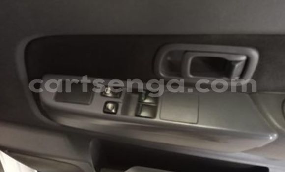 Nunua Ilio tumika Nissan Hardbody White Gari ndani ya Ezulwini nchini Hhohho Nunua Ilio tumika Nissan Hardbody White Gari ndani ya Ezulwini nchini Hhohho