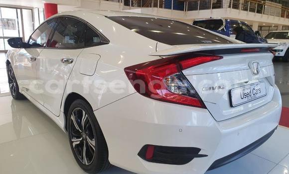 Nunua Ilio tumika Honda Civic White Gari ndani ya Ezulwini nchini Hhohho Nunua Ilio tumika Honda Civic White Gari ndani ya Ezulwini nchini Hhohho