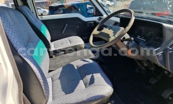 Nunua Ilio tumika Toyota Hiace White Gari ndani ya Ezulwini nchini Hhohho Nunua Ilio tumika Toyota Hiace White Gari ndani ya Ezulwini nchini Hhohho