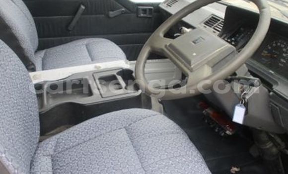 Nunua Ilio tumika Toyota Hiace White Gari ndani ya Ezulwini nchini Hhohho Nunua Ilio tumika Toyota Hiace White Gari ndani ya Ezulwini nchini Hhohho