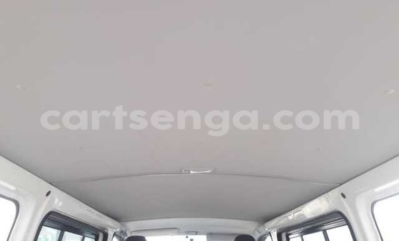 Nunua Ilio tumika Toyota Hiace White Gari ndani ya Ezulwini nchini Hhohho Nunua Ilio tumika Toyota Hiace White Gari ndani ya Ezulwini nchini Hhohho