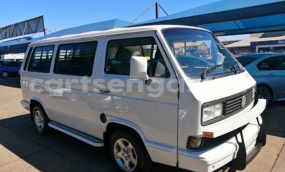 Buy Used Volkswagen Caravelle White Car in Ezulwini in Hhohho Buy Used Volkswagen Caravelle White Car in Ezulwini in Hhohho