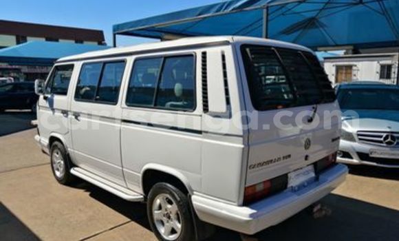 Nunua Ilio tumika Volkswagen Caravelle White Gari ndani ya Ezulwini nchini Hhohho Nunua Ilio tumika Volkswagen Caravelle White Gari ndani ya Ezulwini nchini Hhohho
