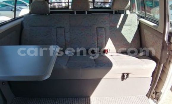 Nunua Ilio tumika Volkswagen Caravelle White Gari ndani ya Ezulwini nchini Hhohho Nunua Ilio tumika Volkswagen Caravelle White Gari ndani ya Ezulwini nchini Hhohho