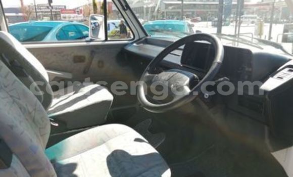 Nunua Ilio tumika Volkswagen Caravelle White Gari ndani ya Ezulwini nchini Hhohho Nunua Ilio tumika Volkswagen Caravelle White Gari ndani ya Ezulwini nchini Hhohho