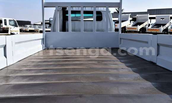 Nunua Ilio tumika Toyota Dyna White Gari ndani ya Ezulwini nchini Hhohho Nunua Ilio tumika Toyota Dyna White Gari ndani ya Ezulwini nchini Hhohho