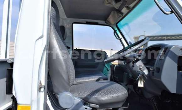 Nunua Ilio tumika Toyota Dyna White Gari ndani ya Ezulwini nchini Hhohho Nunua Ilio tumika Toyota Dyna White Gari ndani ya Ezulwini nchini Hhohho